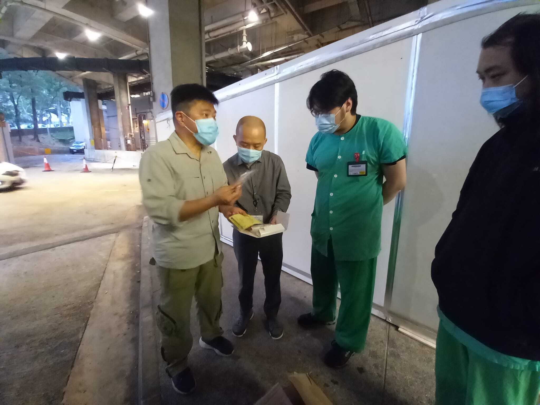 Dr Fan teaches morgue workers to use DOMS (a stable chlorine dioxide solution that helps prevent the deceased from decaying for days). Forget Thee Not also donates eco coffins to hospitals to give dignity back to the deceased in time of coffin shortage