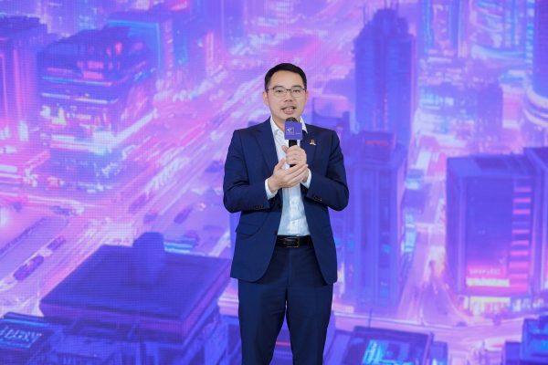 CUHK Business School Alumni Shenzhen gathering 2025, AI Industry Fireside Chat and Alumni, 港中大商学院校友, AI行业高端对话暨校友午宴, 中大商學院校友, AI行業高端對話暨校友午宴,中大深圳研究院执行院长、中大粤港澳大湾区发展办公室主任林煌权博士, 中大深圳研究院執行院長、中大粵港澳大灣區發展辦公室主任林煌權博士 Dr Lin Huangquan, Executive Director of the CUHK Shenzhen Research Institute and Director of the University’s Office for Greater Bay Area Developments