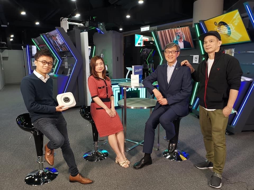 Queenie (second from left) and Peter Yan (BBA 1985) (third from left), CEO of Cyberport, met during an earlier interview. Recognised for her motivational and revolutionary spirit, Queenie was among the 12 young trailblazing entrepreneurs from Cyberport start-ups featured in Tatler Gen.T List 2021