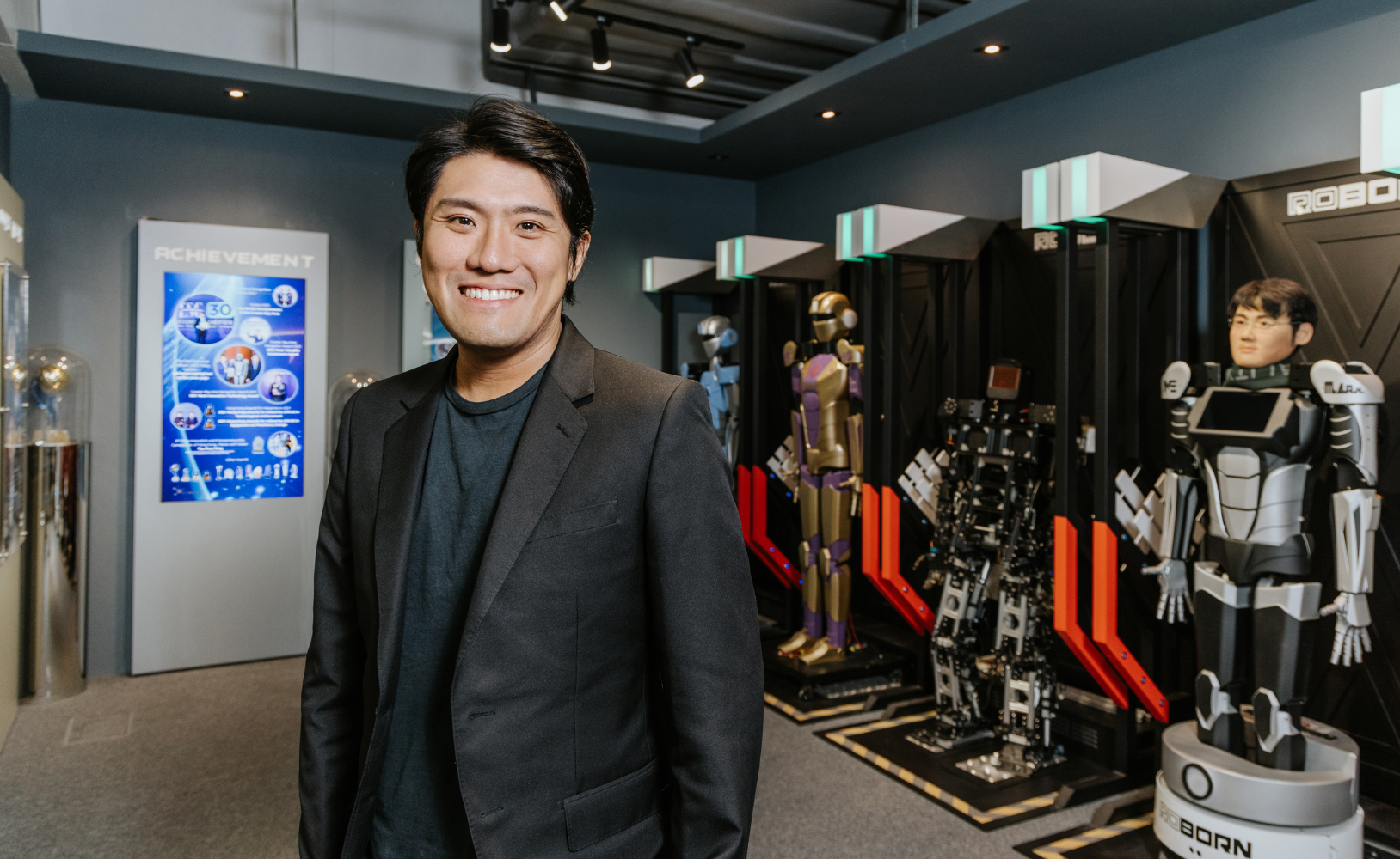 CUHK Business School, CUHK Business School alumni, Mark Mak, MBA 2011, Roborn, Robotics, Ten Outstanding Young Persons, 中大商学院, 中大商学院校友, 麦骞誉, 机械人, 机器人, 十大杰青, 中大商學院, 中大商學院校友, 麥騫譽, 機械人, 機器人, 十大傑青